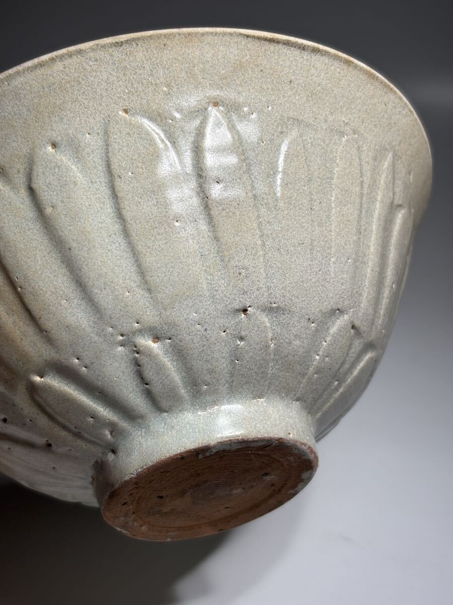 青磁蓮弁文碗 古美術 時代物 白磁 陽刻花紋 蓮弁文 茶碗 茶道具 煎茶道具 中国美術 宋 元 時代物 骨董　唐物
