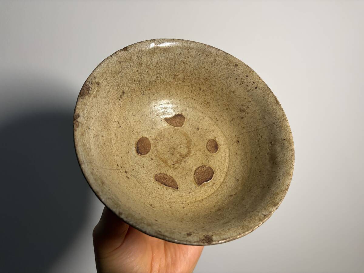 【特別出品】よく使い込まれた李朝堅手茶碗　李朝中期　侘数寄
