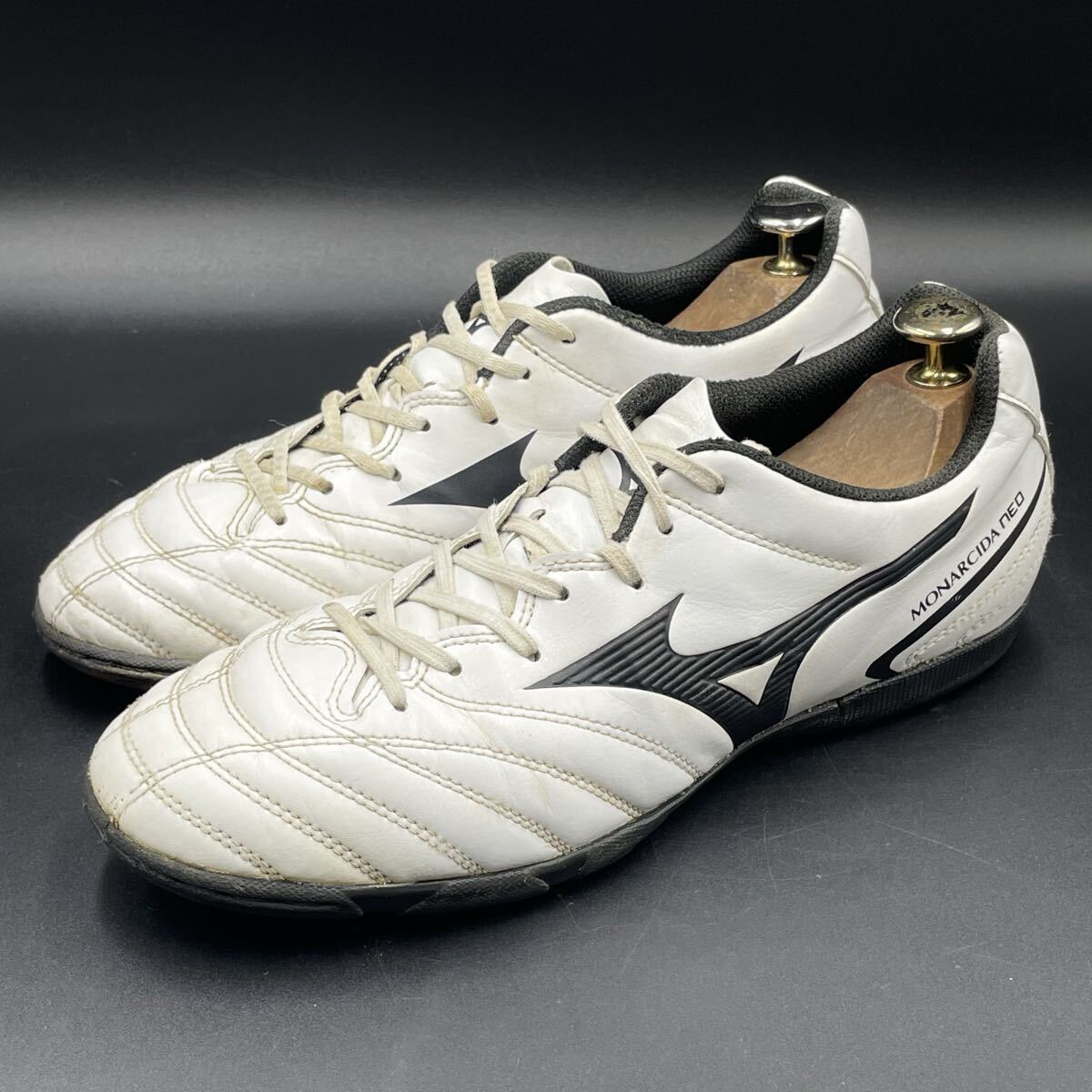 【ミズノ モナルシーダネオ/P1GD210509】高級上質サッカースパイクレスシューズ/白黒/右 25cm左 25.5cm/衝撃プライス！廃盤品！6/29