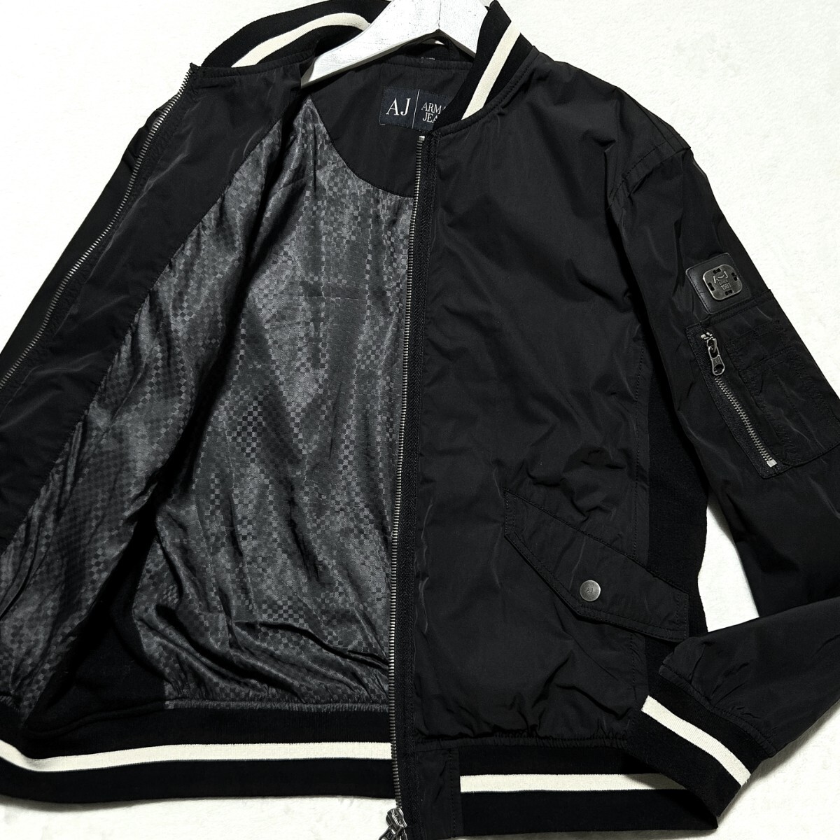 美品/L相当 ■ARMANI JEANS ブルゾン ジャケット MA-1 ナイロン 裏地総柄 チェック プレートロゴ Wジップ アルマーニ ジーンズ 黒 ブラック