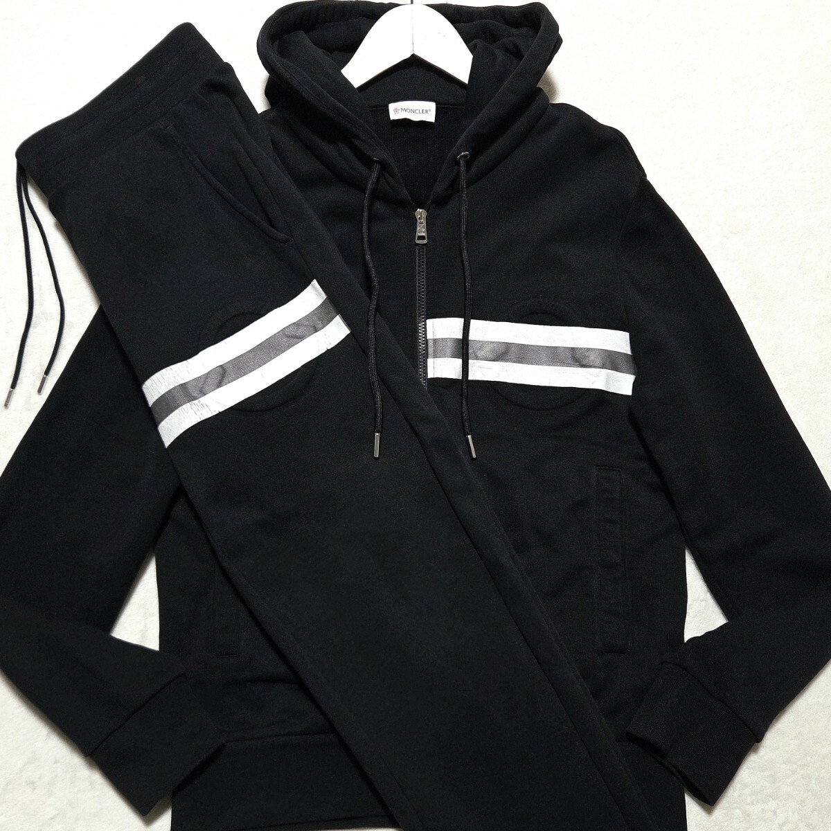 美品 ■MONCLER MAGLIA セットアップ 上下セット ジップパーカー スウェット パンツ ライン ワッペン モンクレール マグリア メンズ 黒