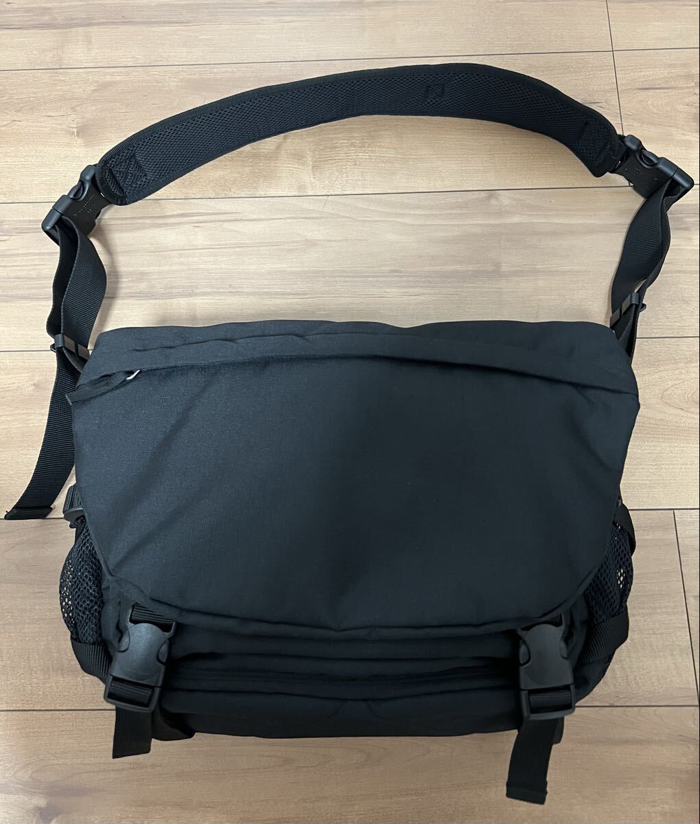 ☆ 送料無料 ☆ 美品 即決 OLD UNIQLO ユニクロ メッセンジャーバッグ ☆ 大容量 紺タグ 分割 PC収納 90S 00S ショルダーバッグ 多機能 