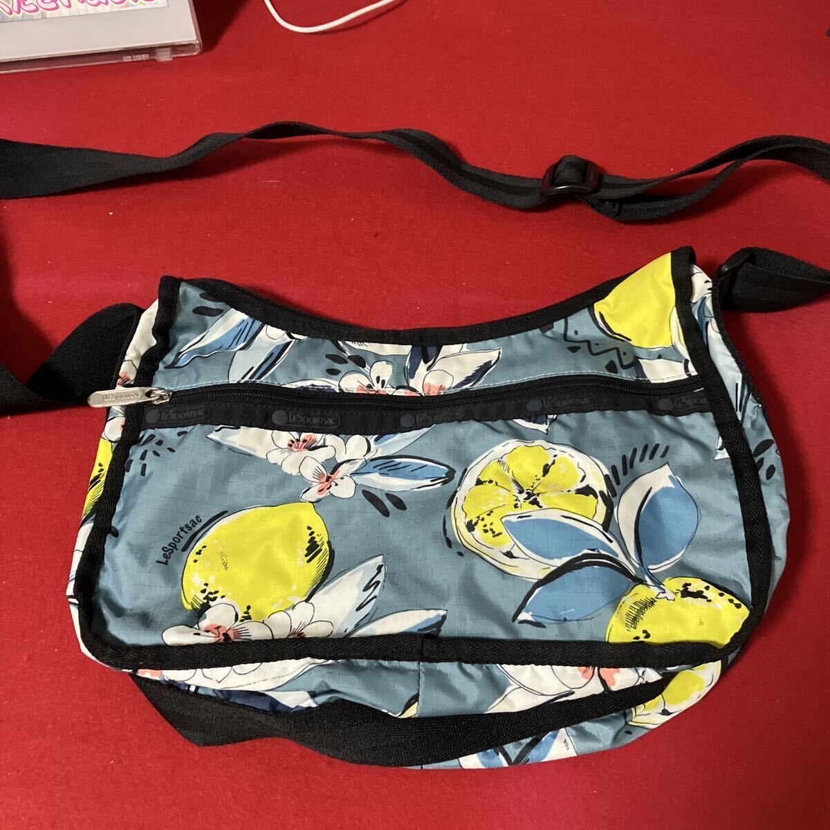 LeSportsac レスポートサック ショルダーバッグ レモン柄 花柄