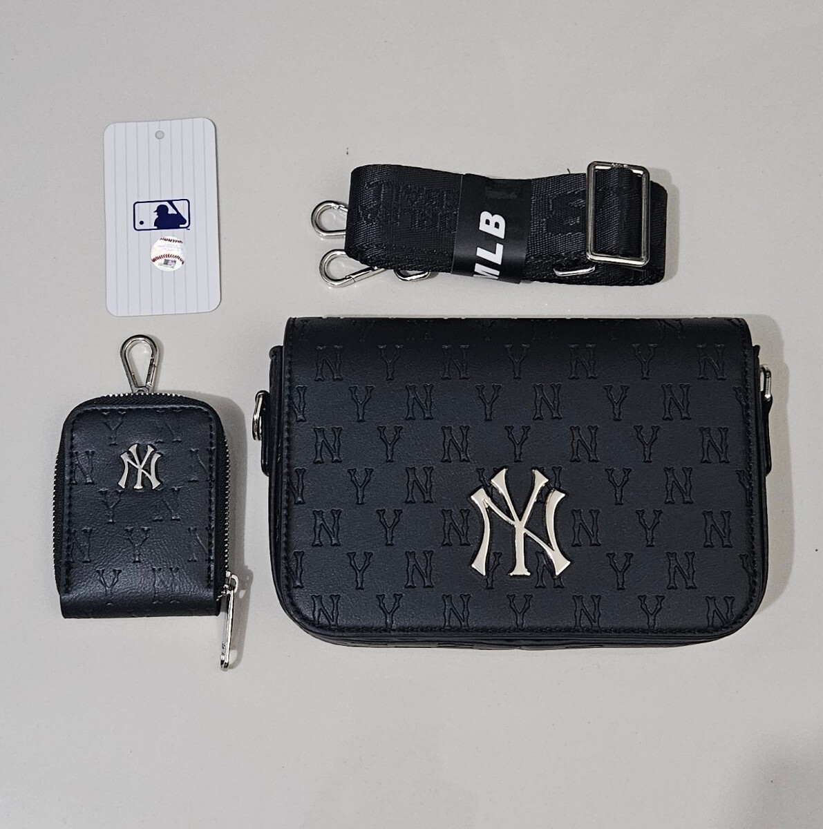 新品未使用品 MLB ニューヨークヤ ンキース ショルダーバッグ カメ ラバッグ