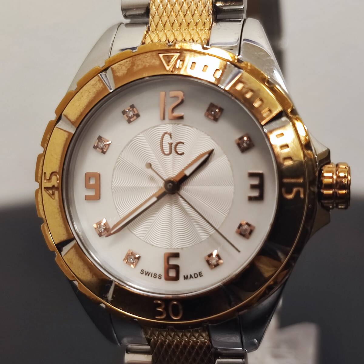 Gc WATCHES/GUESS Collection Diamond ゲスコレクション 8Pダイヤ X68103L1S QZ/稼働 ケース径約30mm/ボーイズ コンビカラー