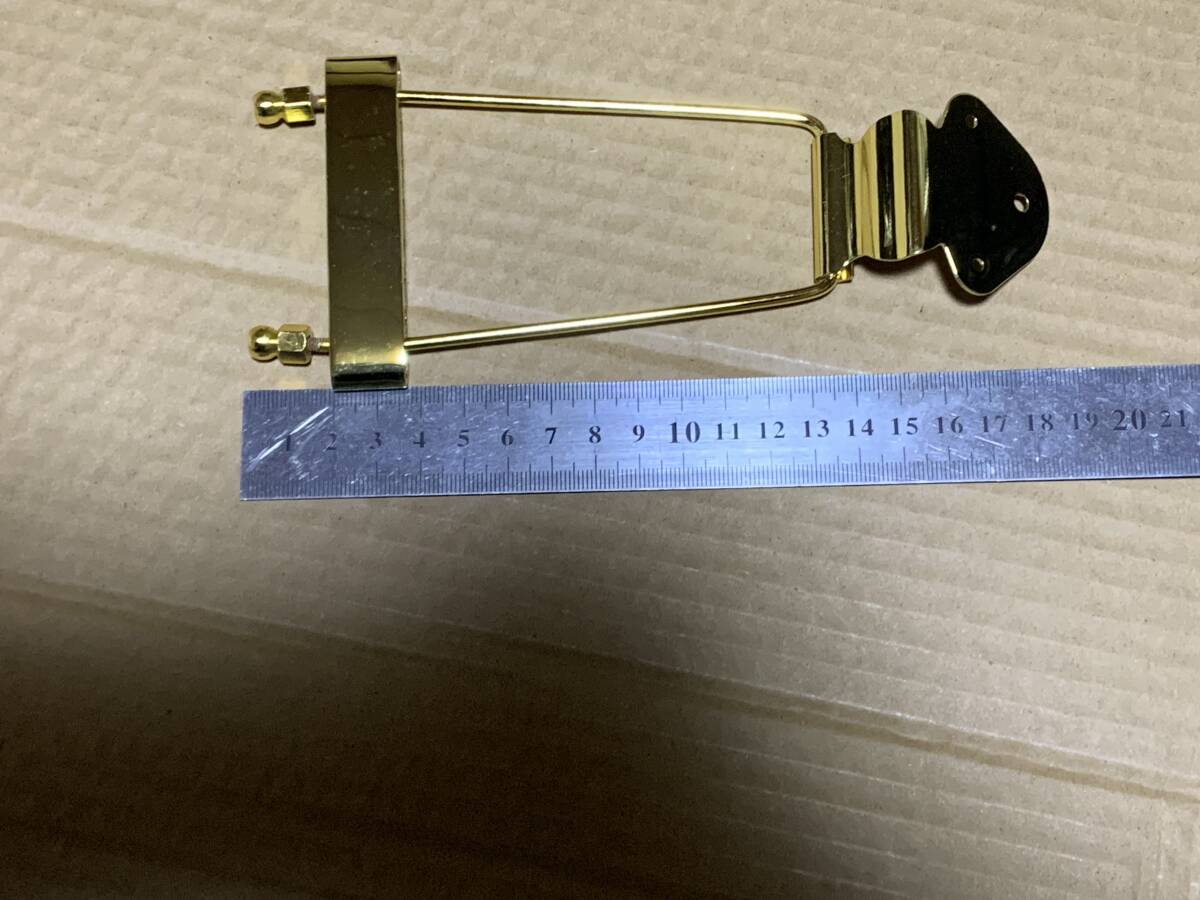 ギタ用　ブランコ型テールピース金色