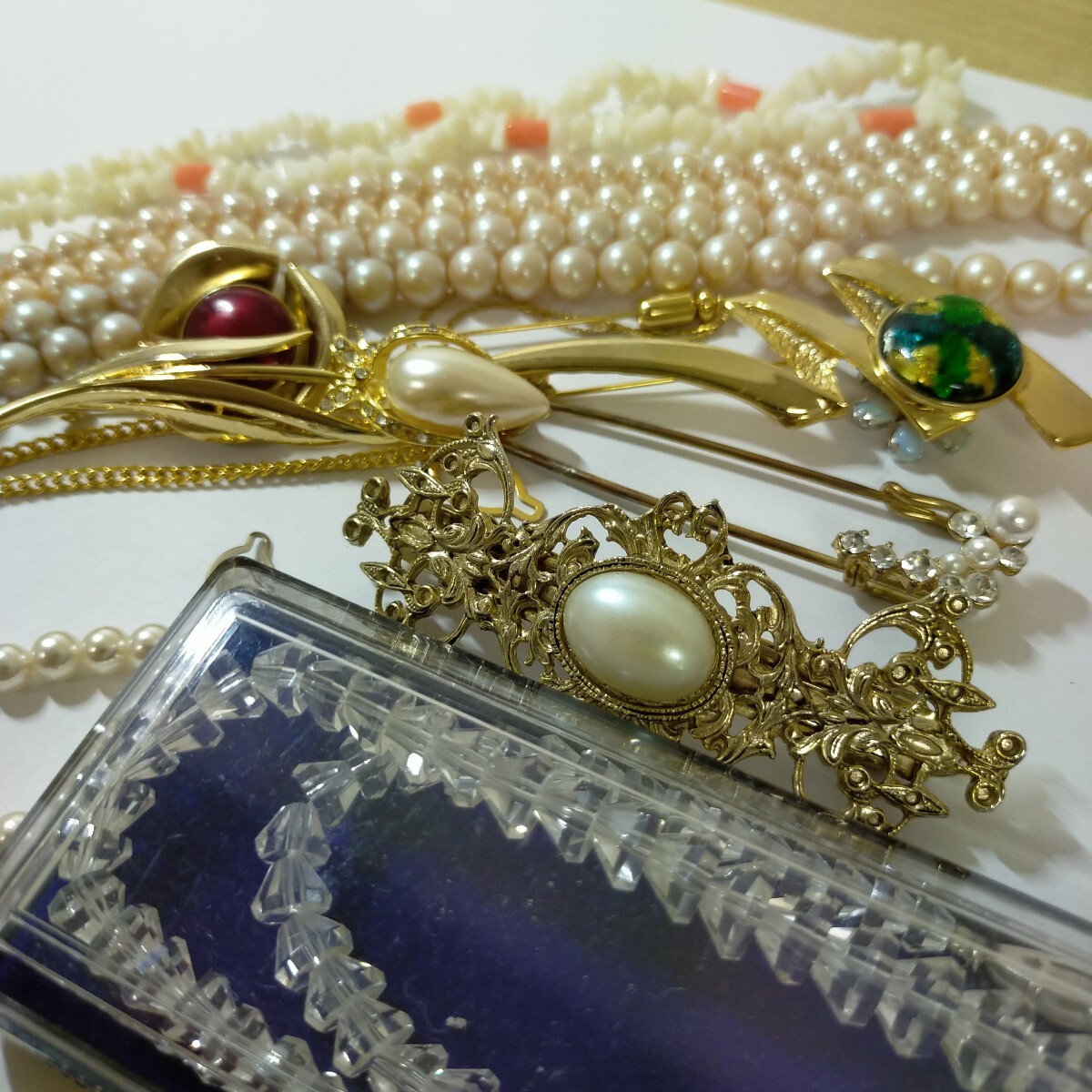 松yA4664 アクセサリー まとめ売り ヴィンテージ イミテーション パール調 ネックレス ブローチ ブレスレット レトロ 金色 白水晶
