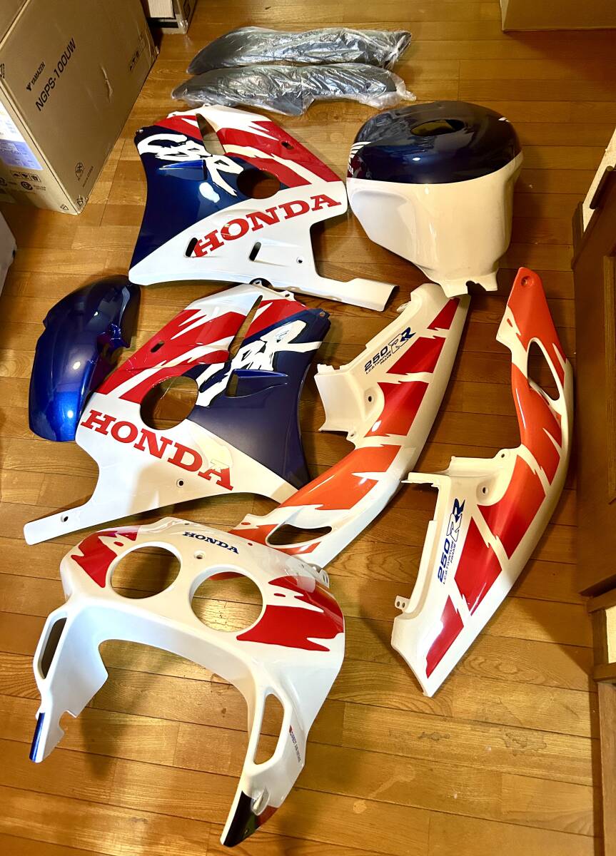 ホンダ　CBR250RR MC22 ニダボ　カウルセット