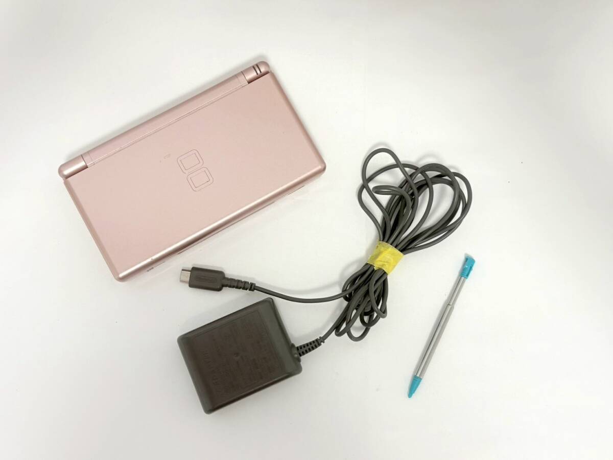 H2723*1　初期化OK　NINTENDO　任天堂　DS LITE　USG-001　メタリックロゼ　ポータブルゲーム機　充電ケーブル付き