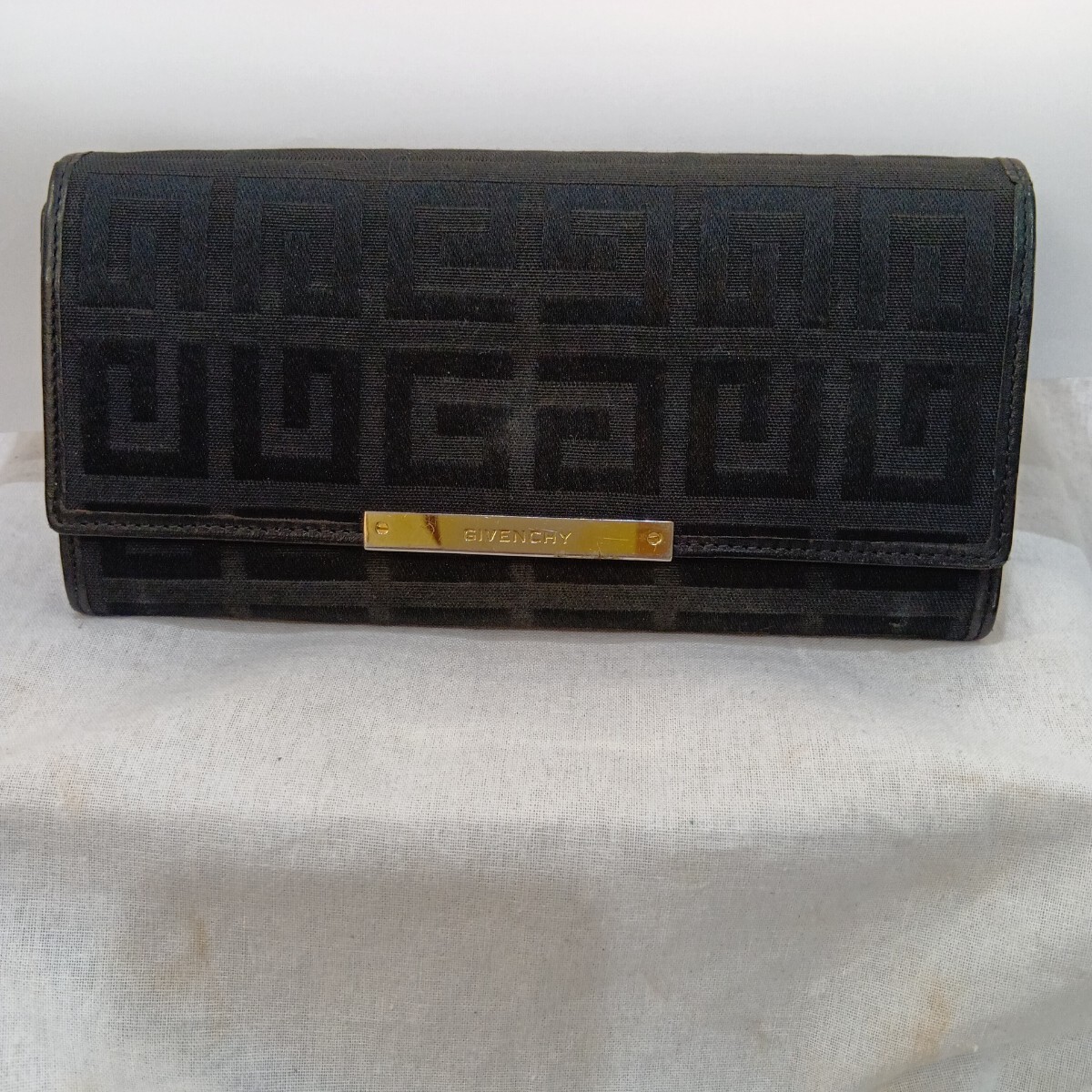 1円〜スタート GIVENCHY ジバンシー ロゴ総柄 二つ折り長財布 ブラック ヴィンテージ 黒 【L467-c.HA】