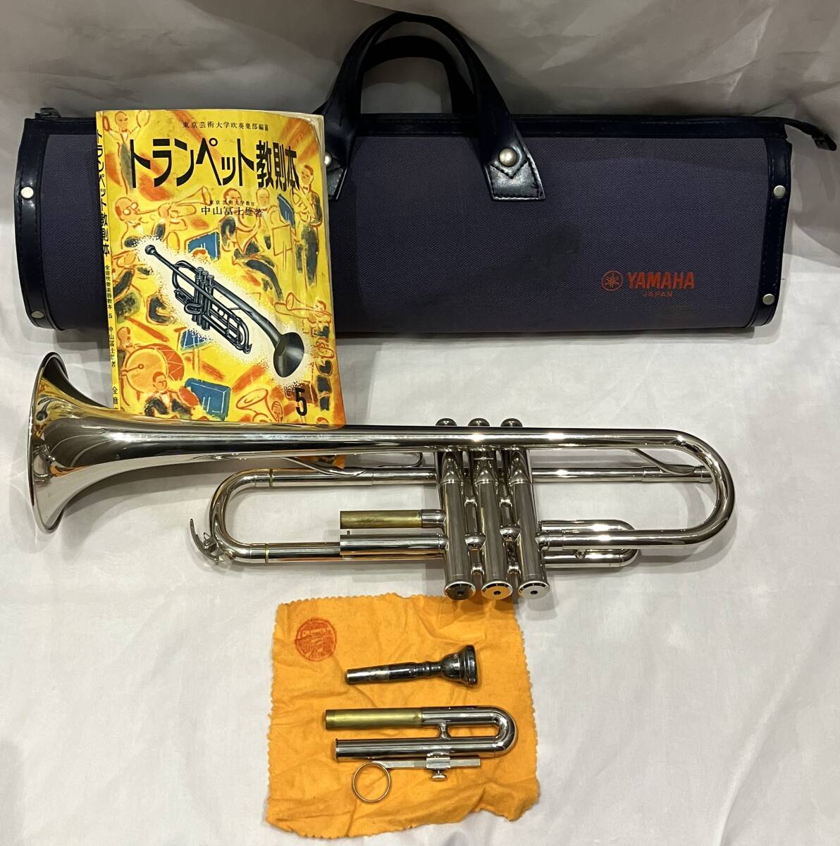 #19110【ジャンク出品】現状品 YAMAHA ヤマハ YTR-136 トランペット 管楽器 ソフトケース付 