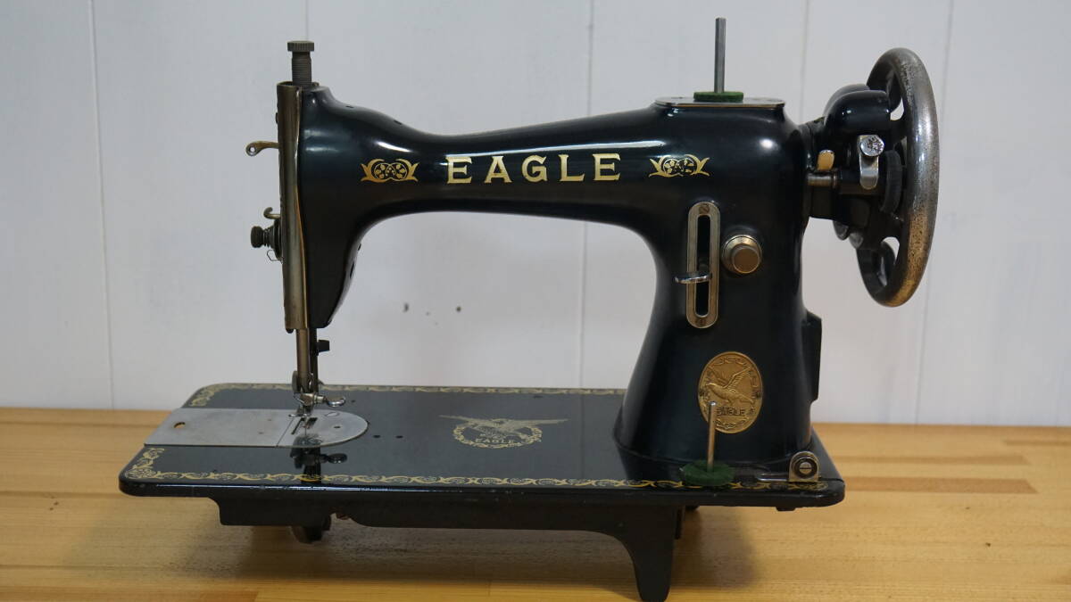 A-0006 SINGER シンガー EAGLE ミシン 黒 レトロ アンティーク インテリア 動作未確認 手回しOK イーグル ジャンク