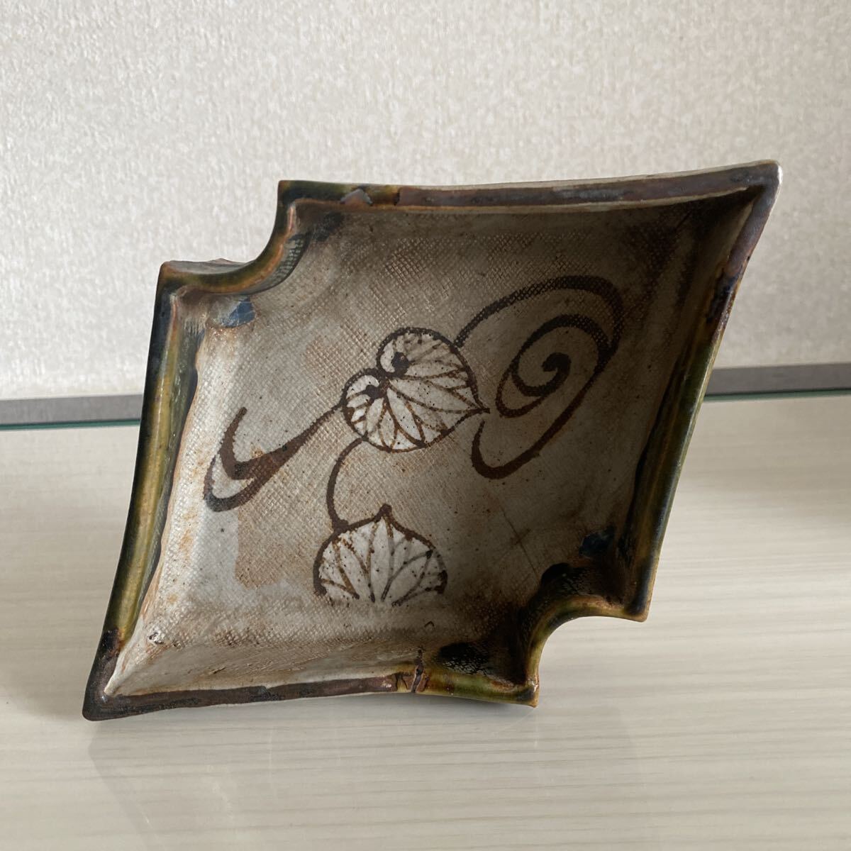 旧家整理品　織部焼　古織部　変形鉢　皿　茶道具　時代　民藝　古陶磁　骨董品　古美術品　全長20.8cm 縦14cm 高さ5.3cm【67】