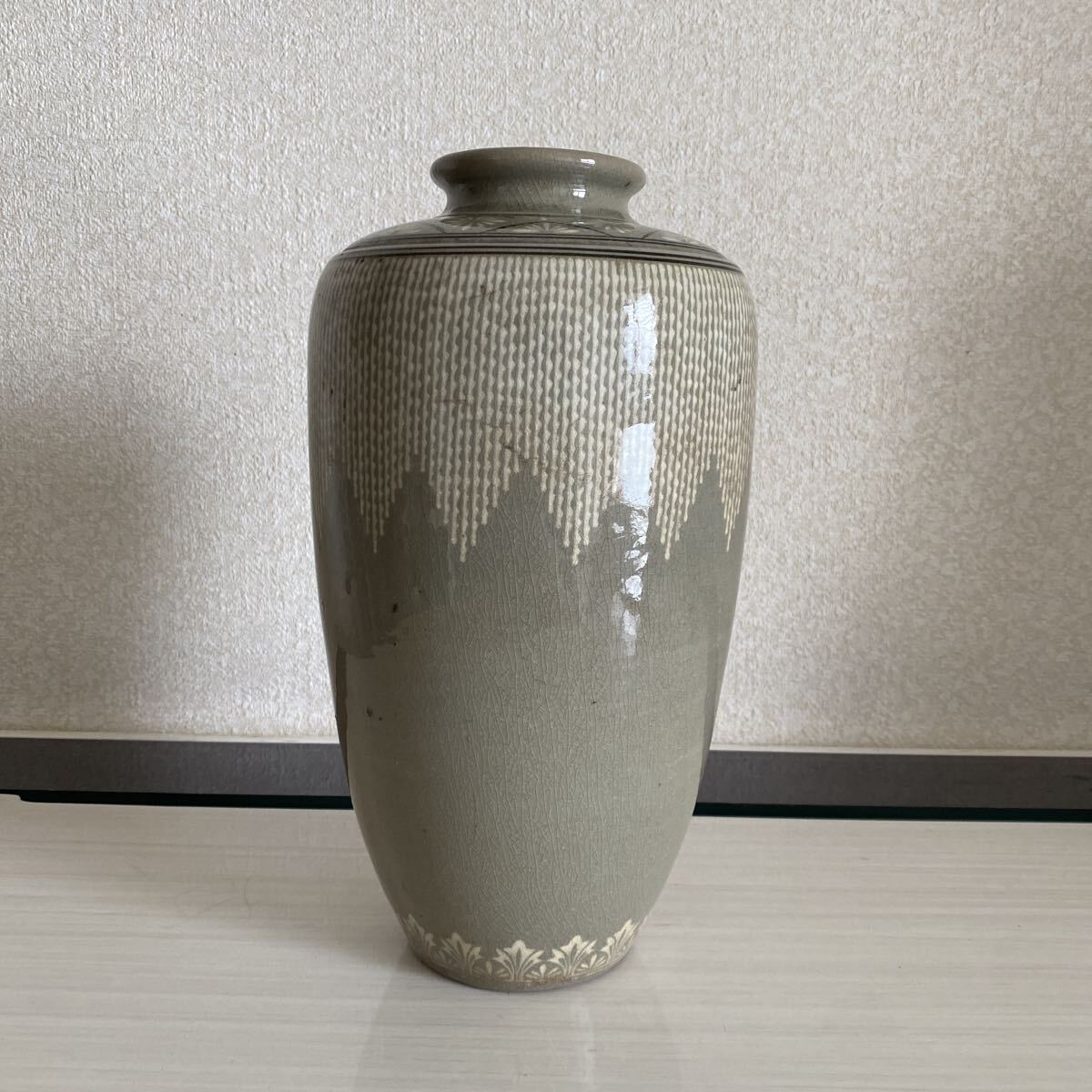 熊本県買取品　小代焼　八代焼　青磁　象嵌　花瓶　花器　花入　壺　時代　民藝　骨董品　古美術品　高さ27cm 横15cm【614】