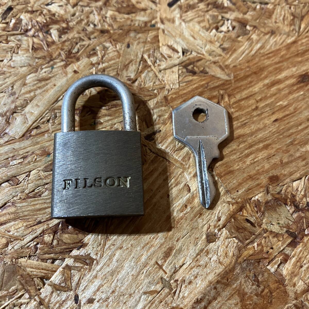 FILSON フィルソン 南京錠