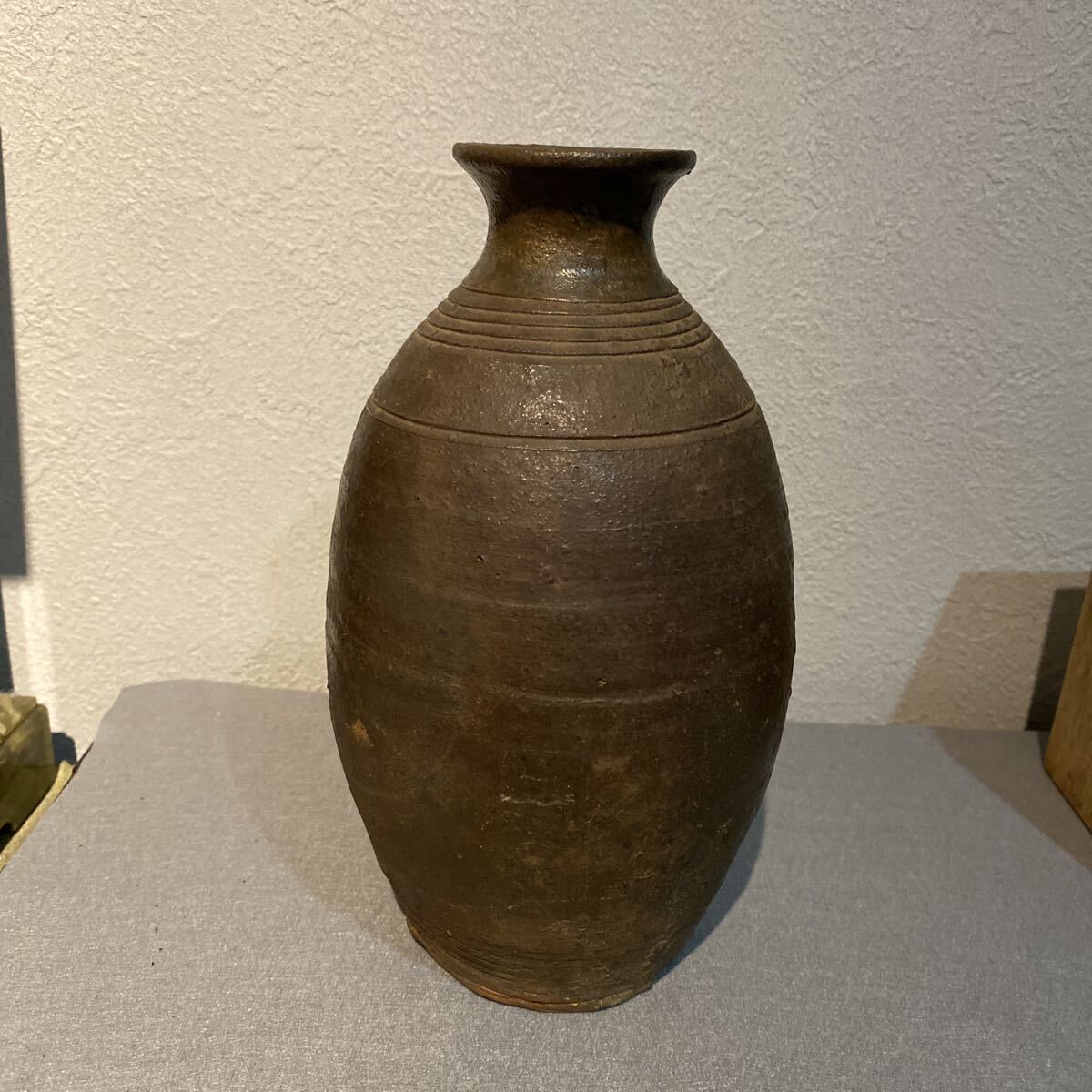 古琉球徳利　烙印あり　壺 骨董品 時代はずいぶん古い物のようです。