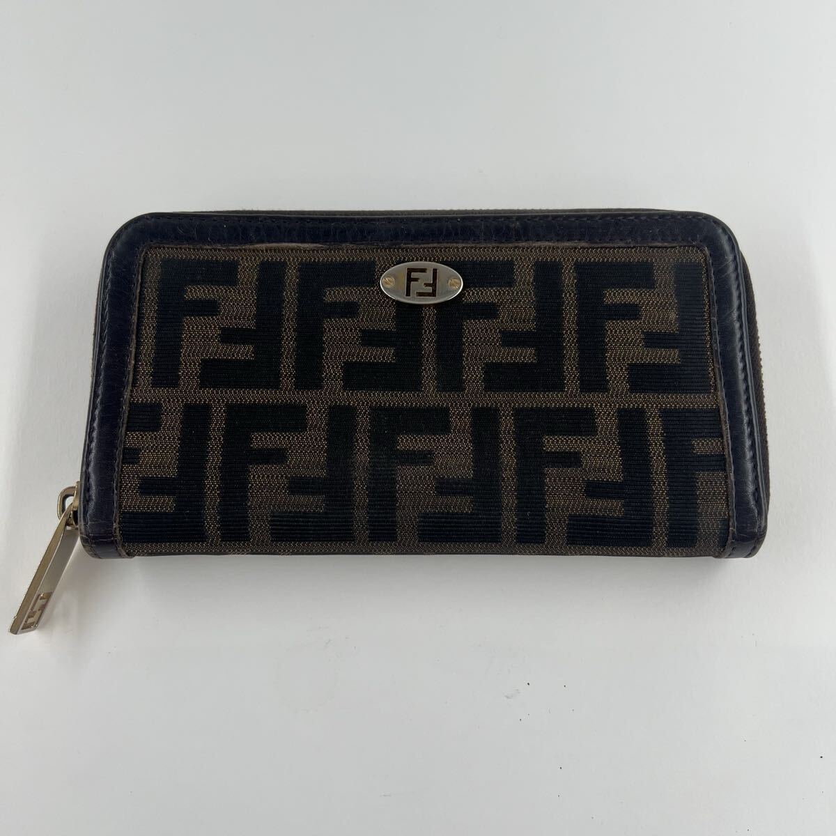 D5【1円〜スタート！説明必読 直接引取無】FENDI フェンディ ズッカ柄 ラウンドファスナー 長財布 キャンバス