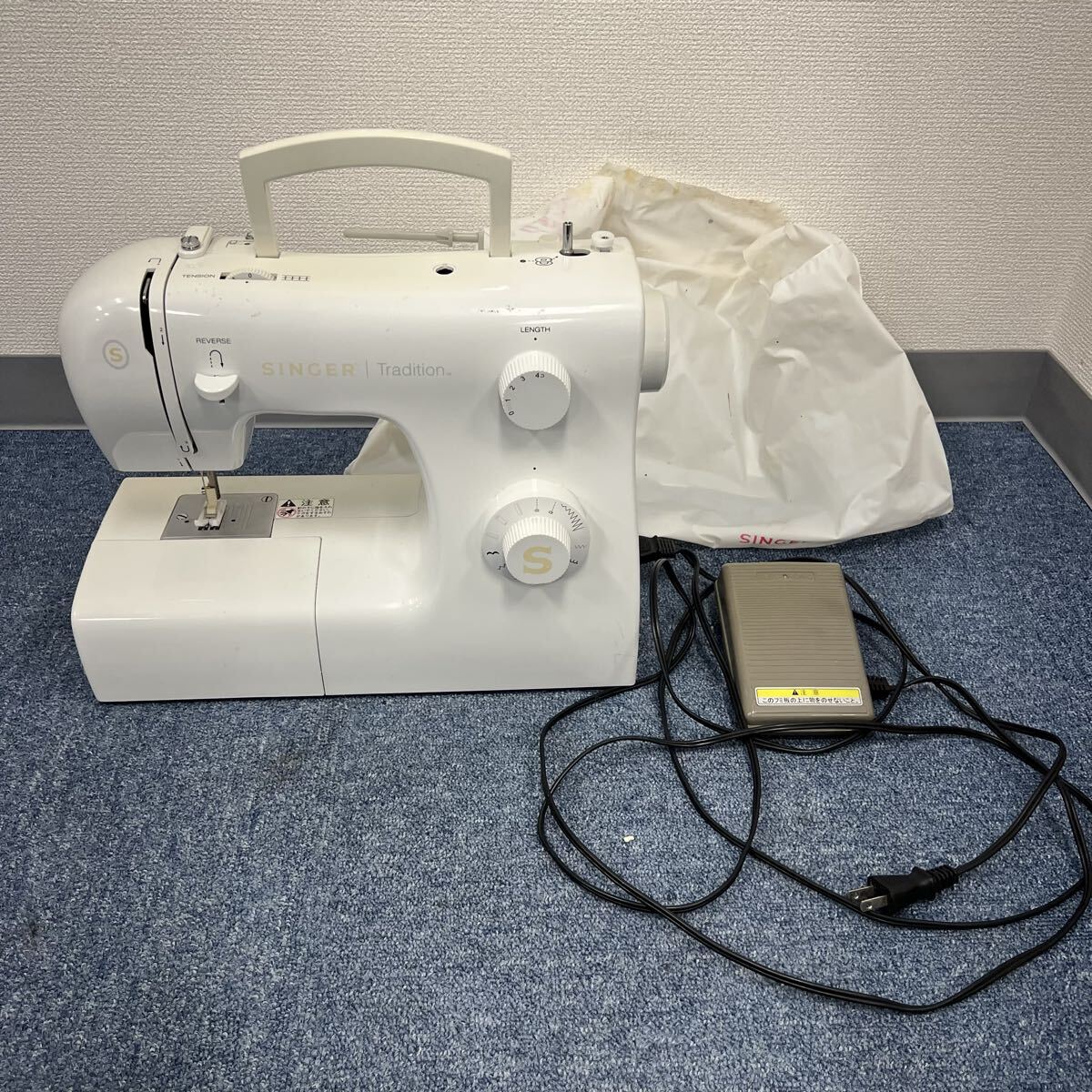 H5【1円〜スタート！通電確認済 説明必読 直接引取無】SINGER シンガー Tradition トラディション SN520 ミシン 家庭用ミシン