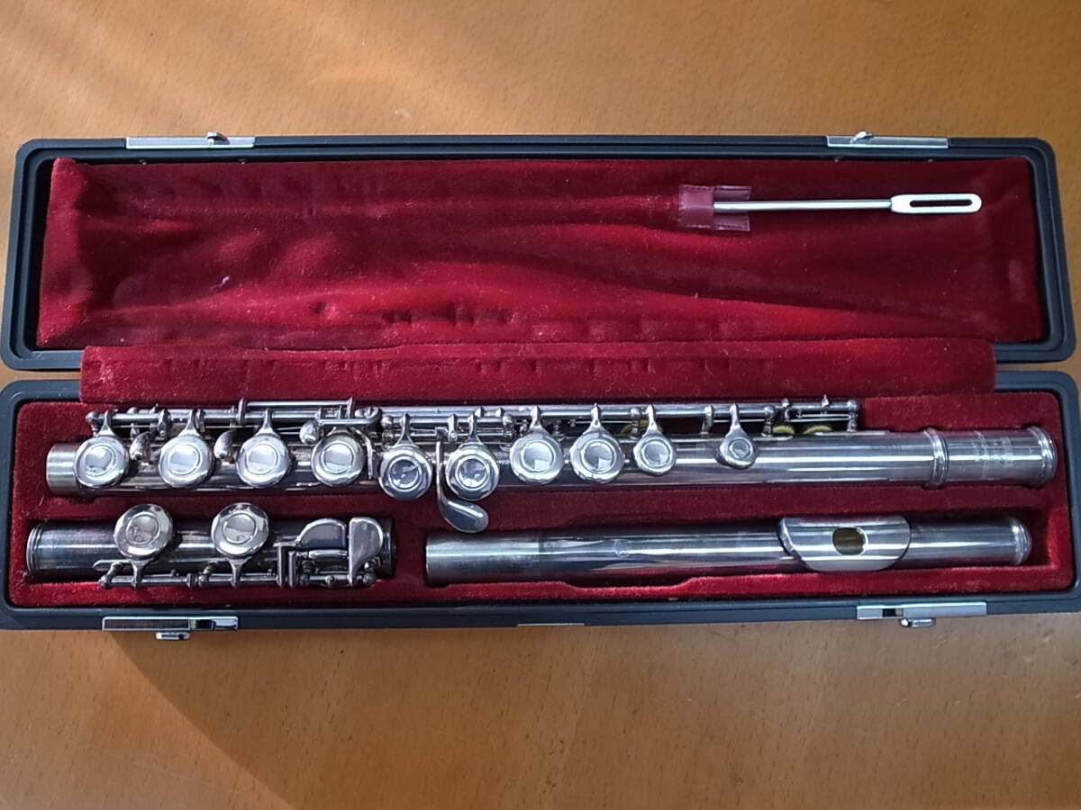 YAMAHA YFL211Sヤマハ/フルート/FLUTE日本製 管楽器 吹奏楽器 ハードケース付属