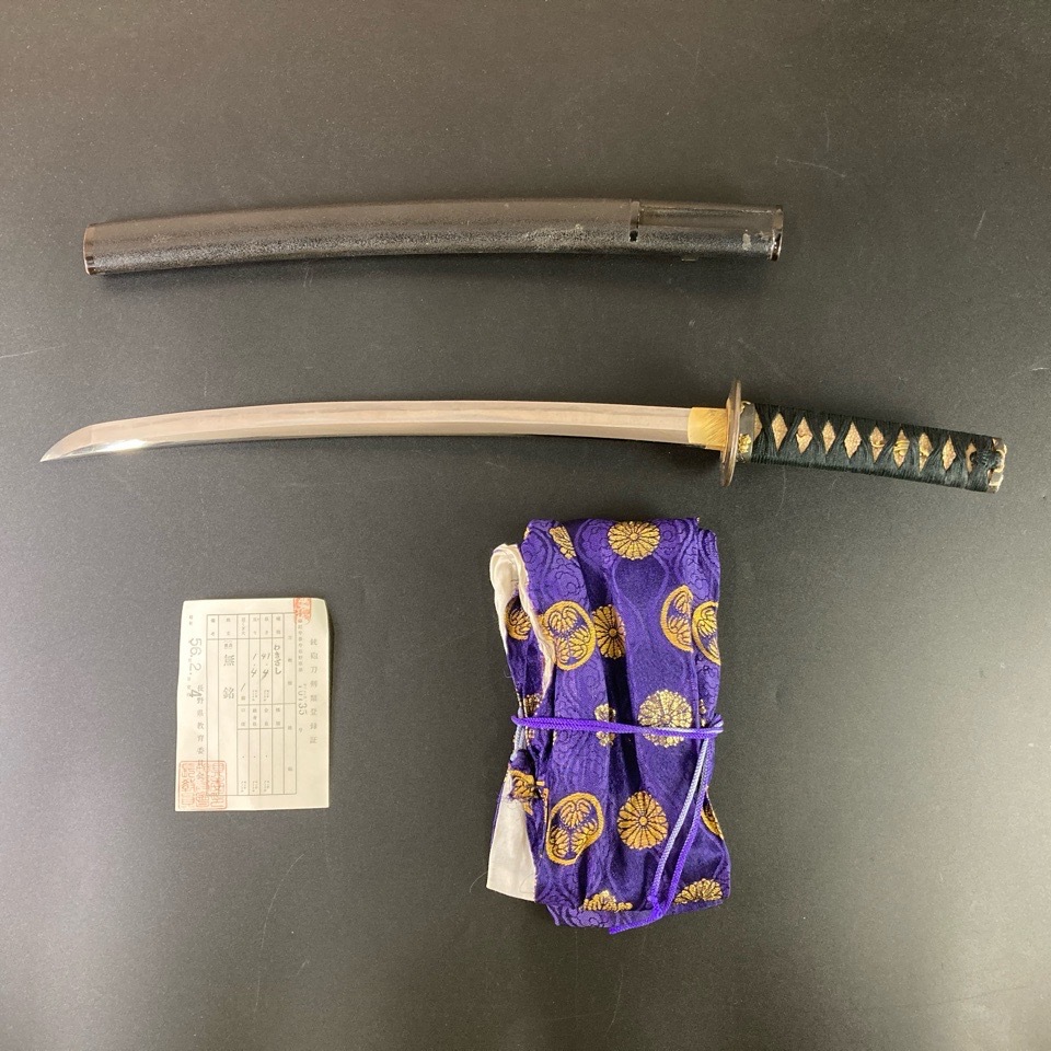 日本刀 脇差 無銘 長さ41.4cm 反り1.4cm 目くぎ穴1個 拵え 鍔 竹 鳥 波 縁頭 獅子 目貫 筍 象嵌 時代物 ※同梱不可 骨董