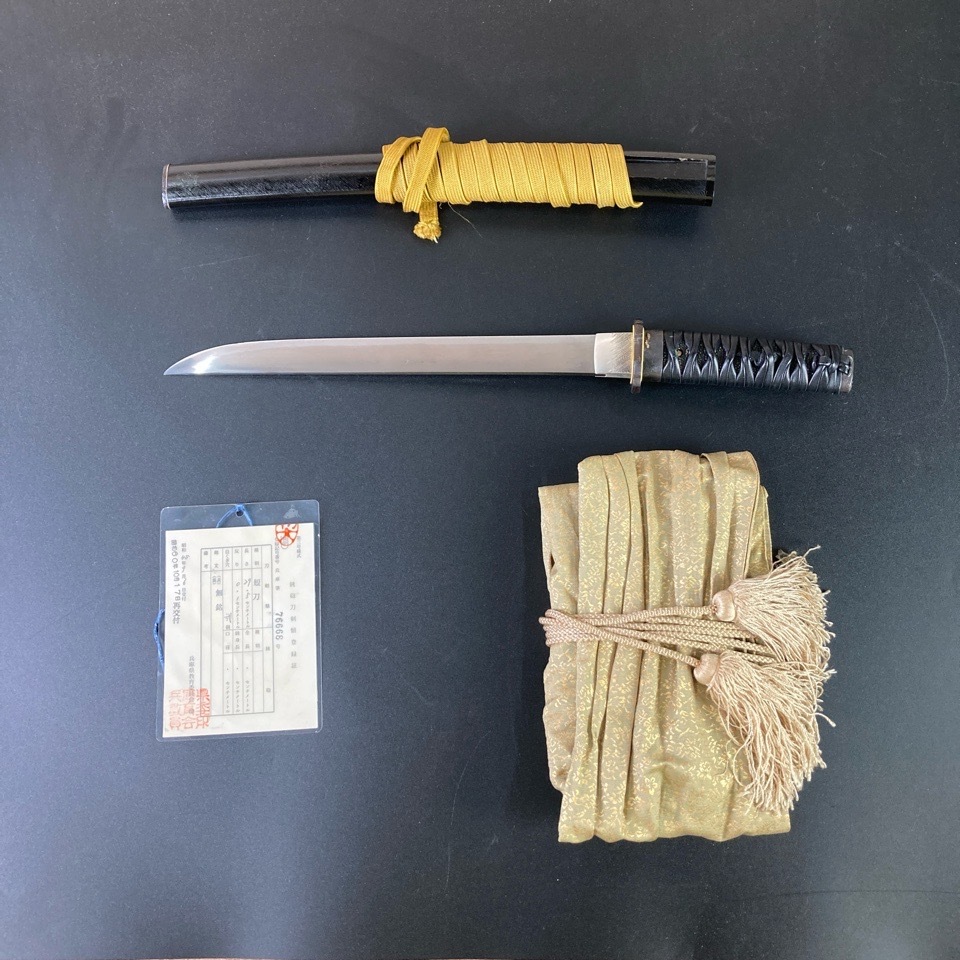 日本刀 短刀 長さ29.5cm 反り0.1cm 目くぎ穴2個 拵え 鞘 亀 縁頭 秋草 目貫 鶴 象嵌 時代物 ※同梱不可 骨董