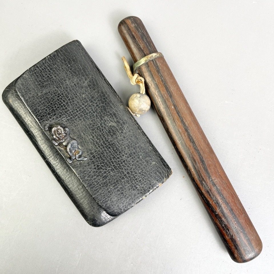 時代 煙管入れ 提物 煙管筒 革製 緒締玉 古美術 骨董・民芸品