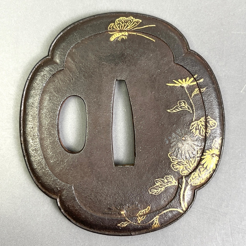 刀装具 鍔 秋草 蝶 木瓜形 鉄地 金象嵌 時代物 骨董