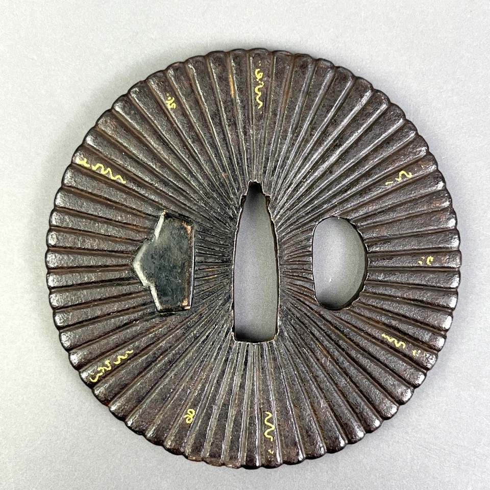 刀装具 鍔 菊花形 鉄地 金象嵌 時代物 骨董