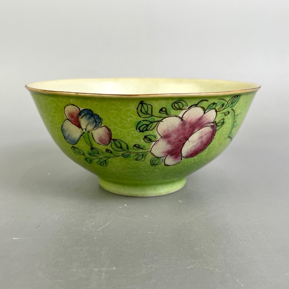 中国古玩 蛸唐草彫花文 粉彩茶碗 底銘 茶道具 陶磁器 骨董