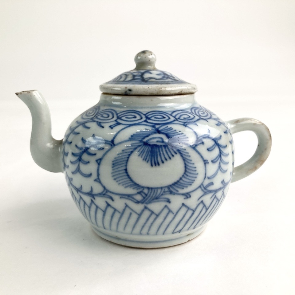 中国古玩 染付後手急須 草花紋 蝋印有 煎茶道具 煎茶器 陶磁器 骨董