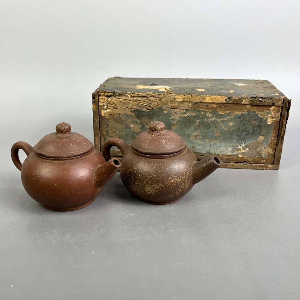 中国古玩 紫砂急須一双 古箱 朱泥急須 煎茶器 陶磁器 中国美術 古美術 古渡 茶道具 骨董