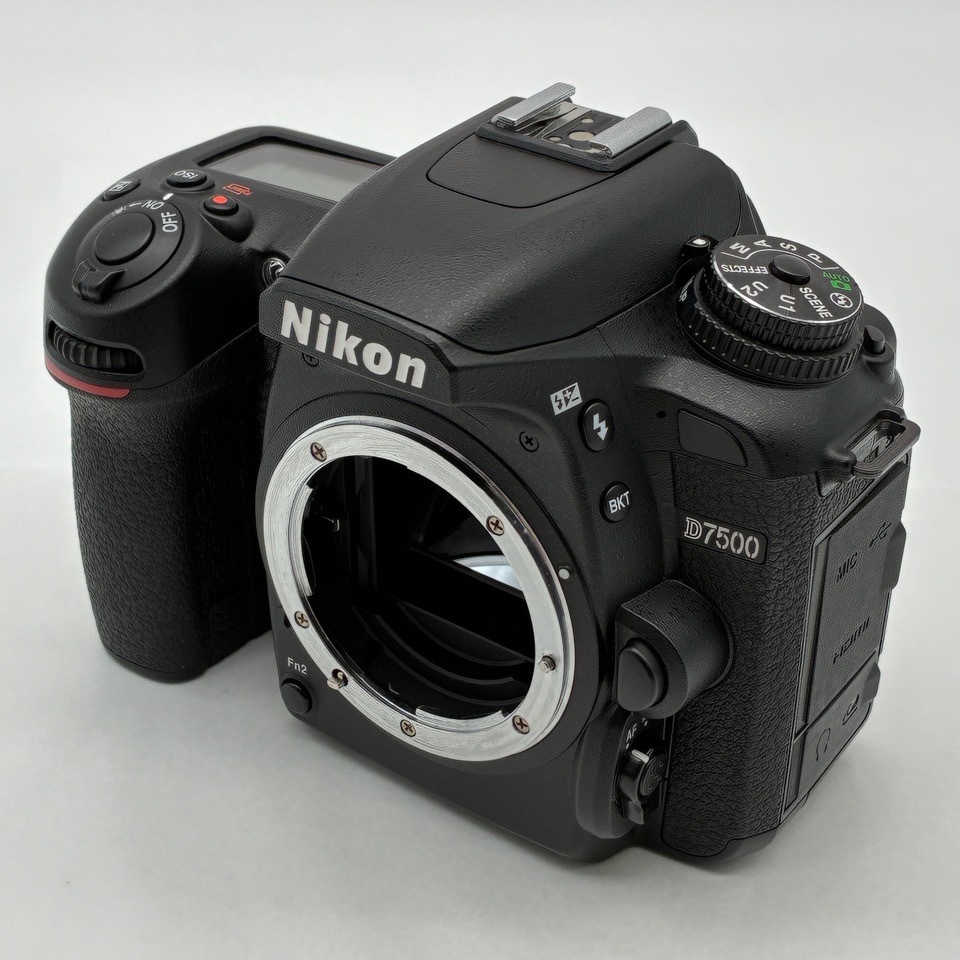 1円〜 Nikon ニコン D7500 ボディ デジタル一眼レフ 箱付 動作確認済