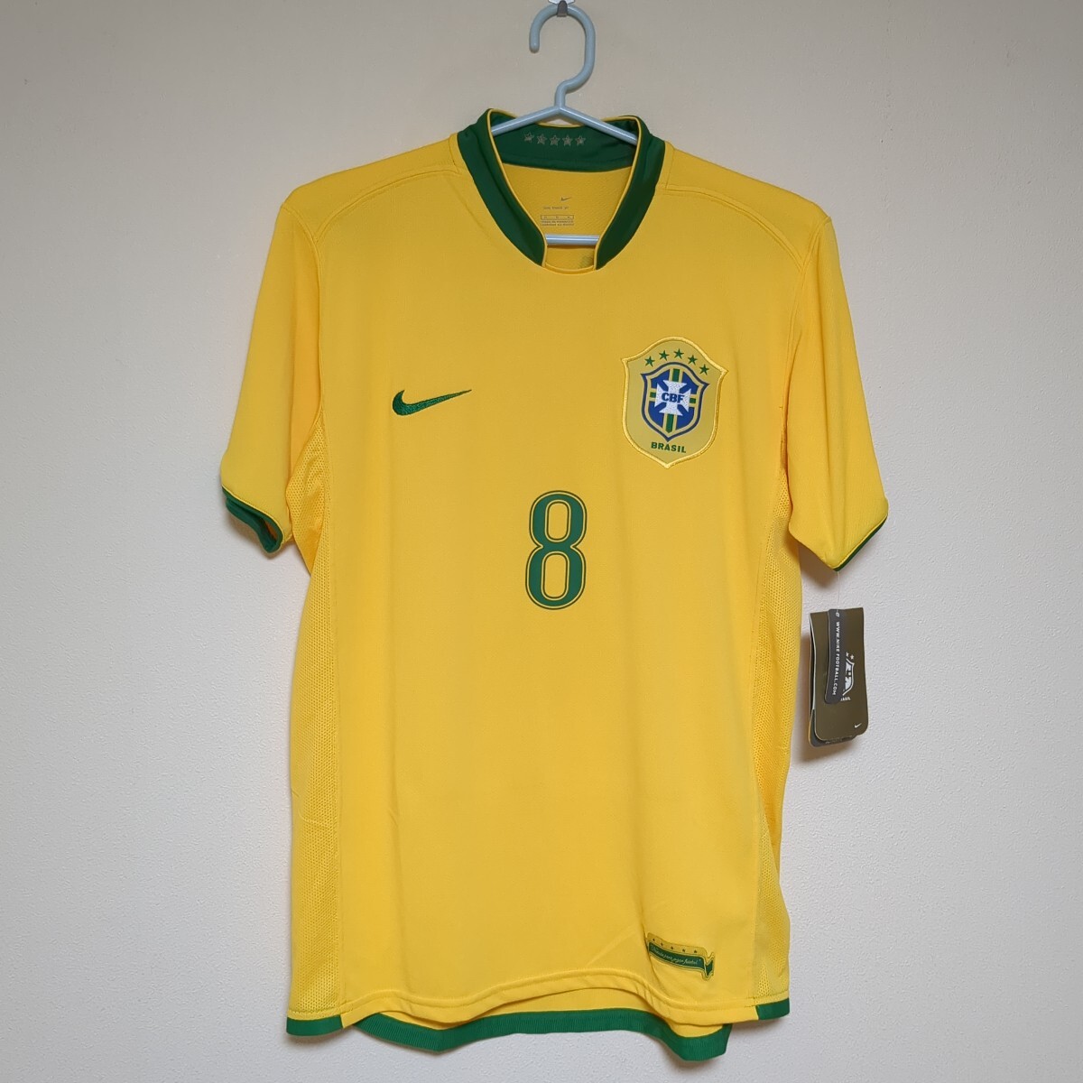 ブラジル代表 2006 ＃8 カカ ユニフォーム M 新品 未使用 Nike ナイキ タグ付き Brazil Kaka ACミラン レアルマドリード バロンドール
