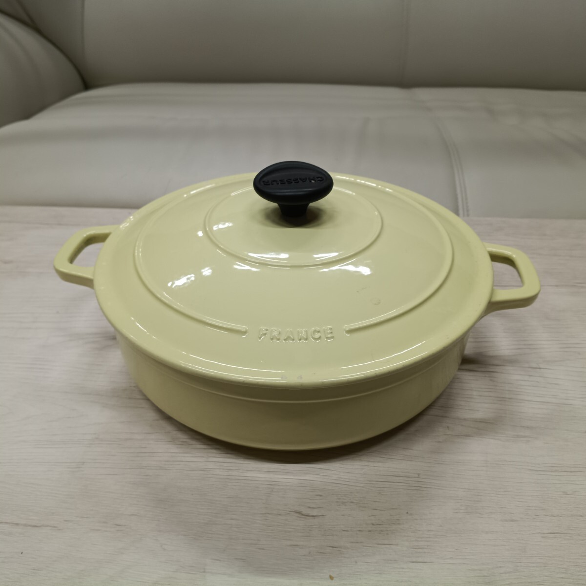 LM⑤【Chasseur シャスール】両手鍋 フランス製 鋳物ホーロー鍋 キャセロール 鍋 蓋付き イエロー系