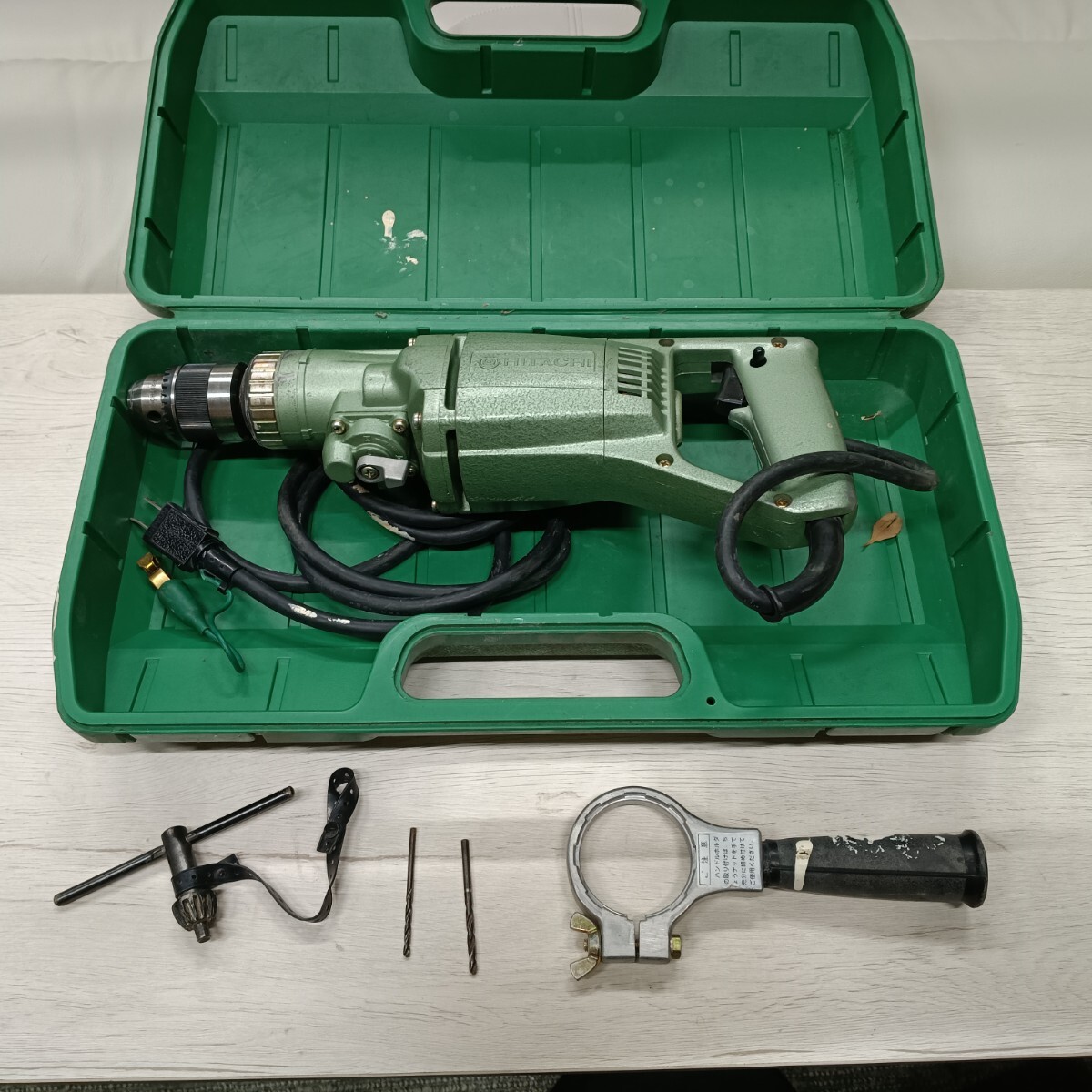 6-52 HITACHI 日立 電動ドリル コード式 ケース付 工具 回転確認済 付属品有り 中古 現状品