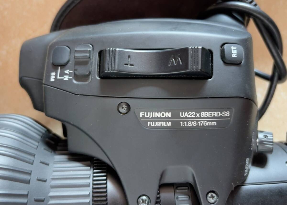 Fujinon 2/3HD 放送用ポータブル4Kレンズ UA22x8BERD キット付き(2)