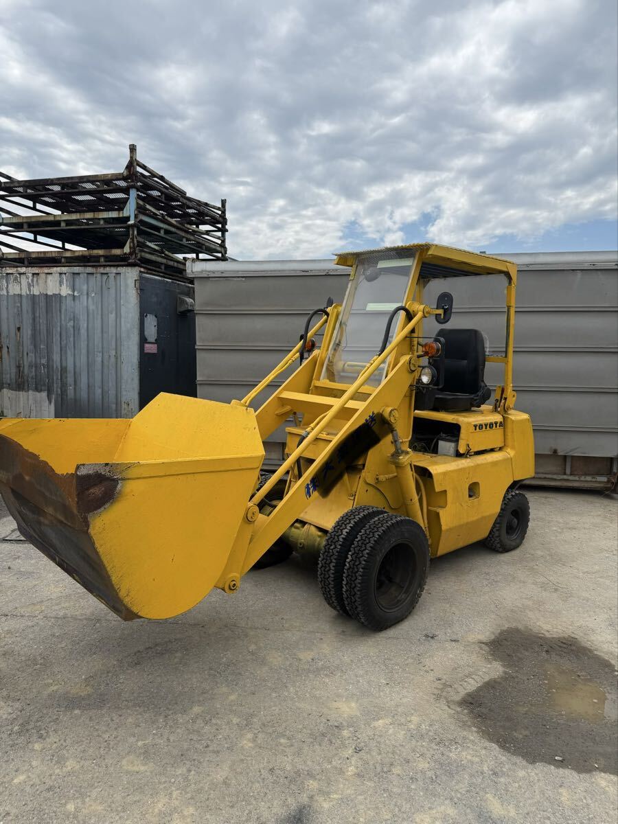 トヨタ ショベルローダー 2SD10　ディーゼル　最大荷重1000kg パワーステ　マニュアル　本体約4000キロ　動作確認済み　現状　動画あり