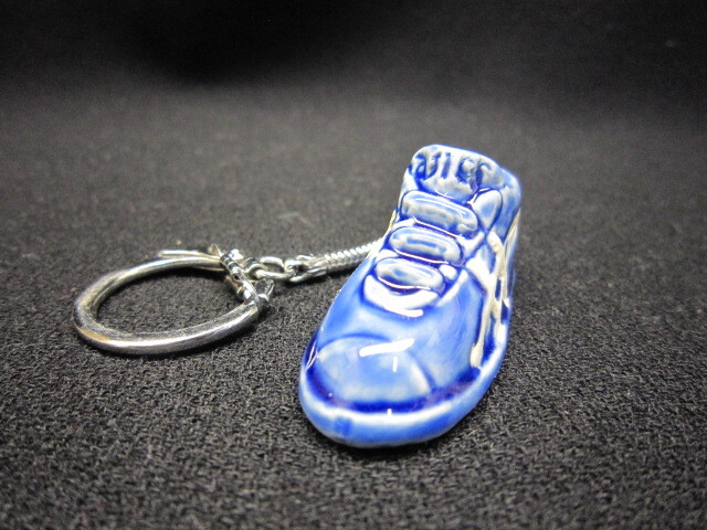 【 非売品 希少！ レトロ 信楽焼 asics スニーカー キーホルダー シューズ レア 】北海道発