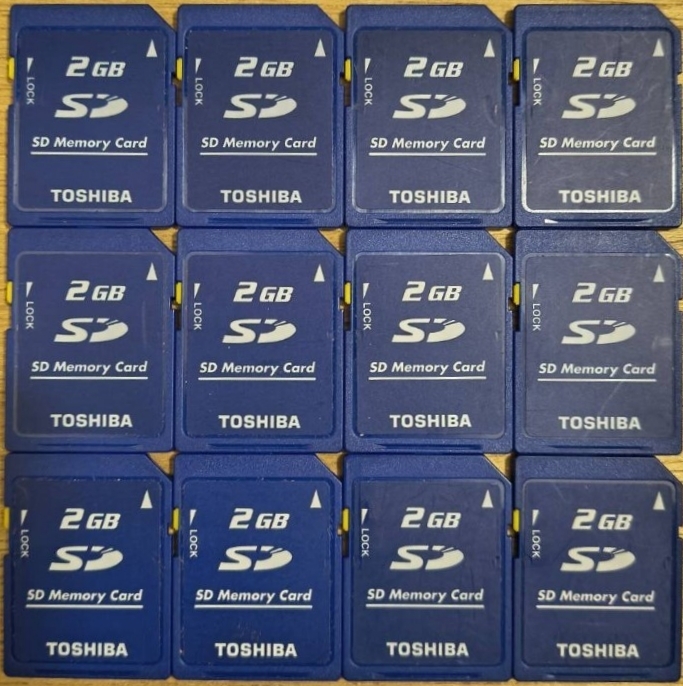 2GB TOSHIBA SDメモリーカード 東芝 SDカード 12個まとめセット 動作確認済み