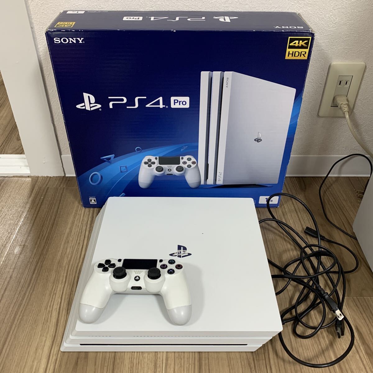 SONY PlayStation4 Pro CUH-7200B グレイシャーホワイト　動作未確認　HDMI 電源コード コントローラー 箱あり