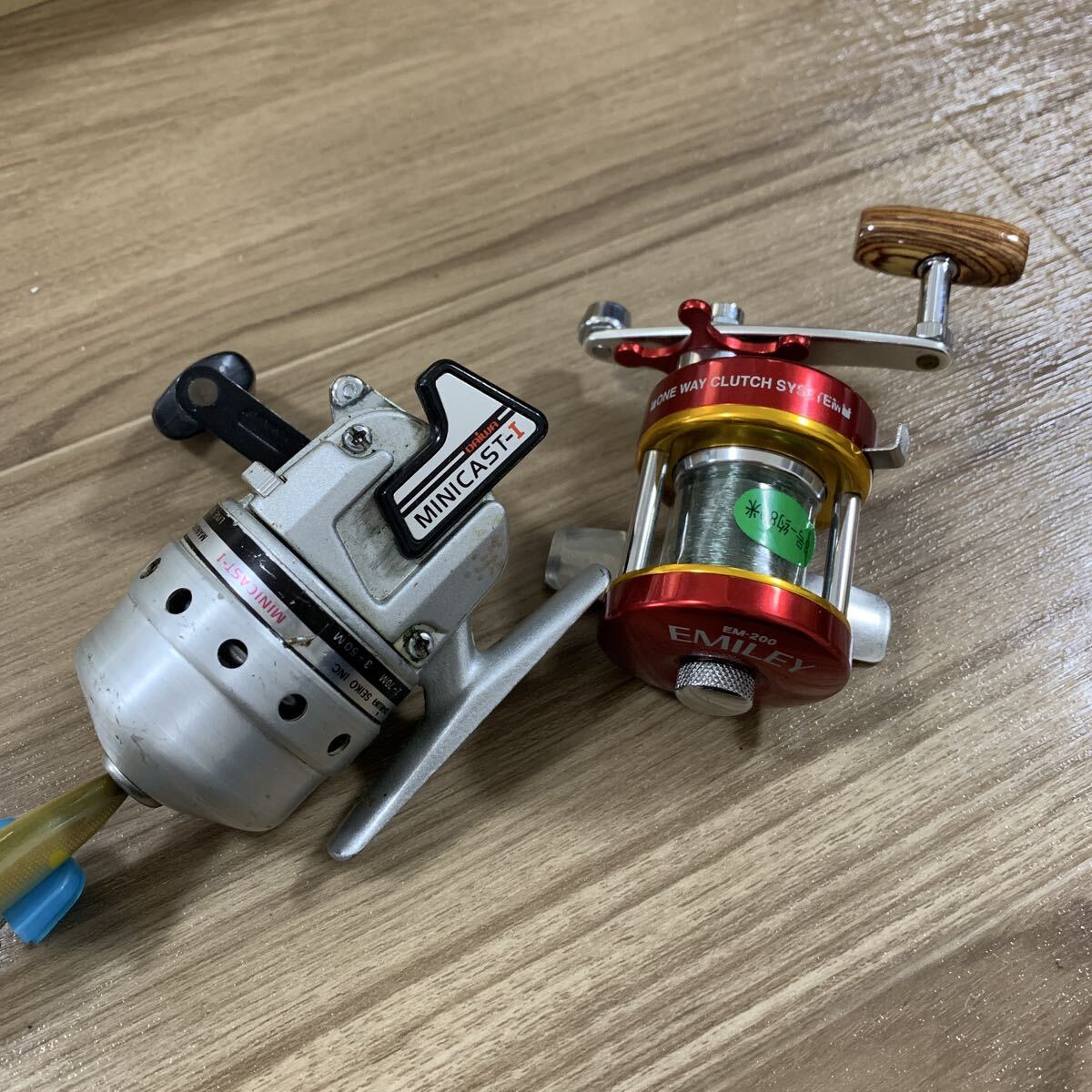 リールセット　①Daiwa ダイワ　MINICAST-1 ②EMILEY EM-200 
