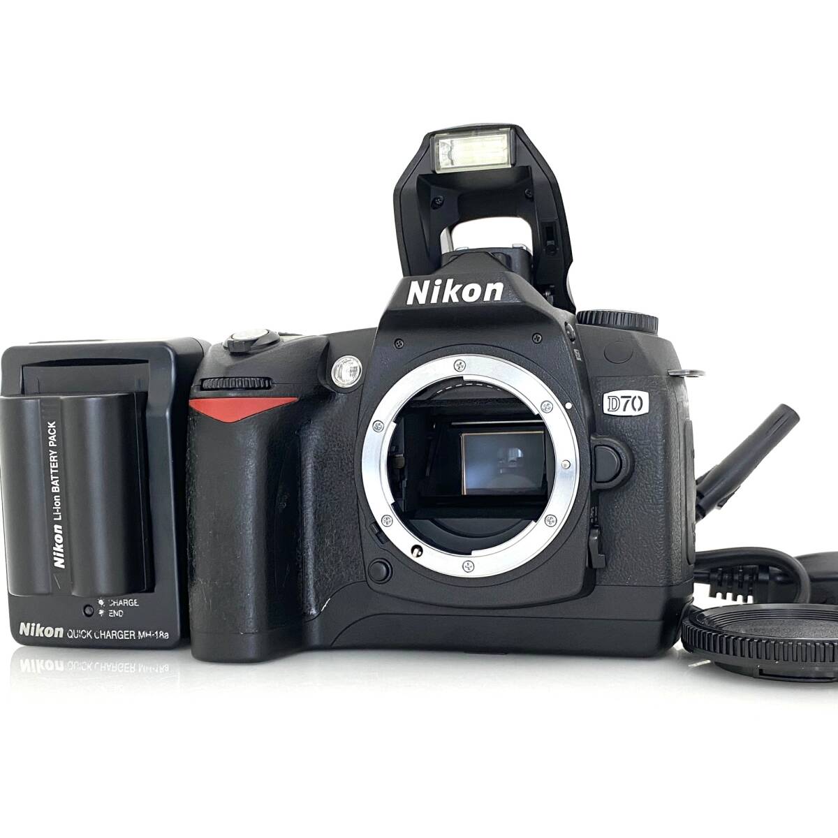 撮影枚数803枚【ニコン】NIKON D70 デジタル一眼レフカメラ #U198A