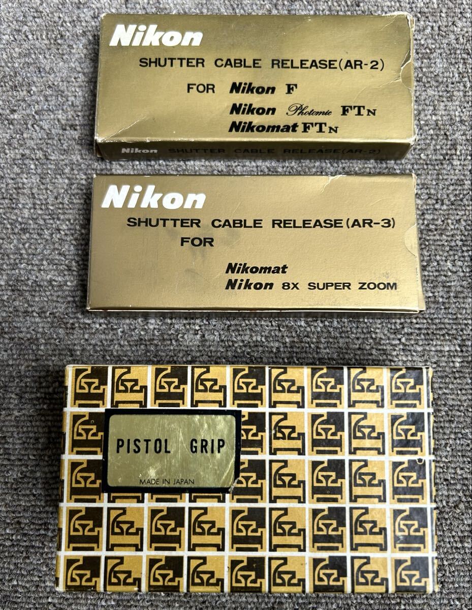 稀少!［Nikon Ｆ PISTOL GRIP ニコン Ｆ ピストルグリップ 初期型（使用説明書・元箱付属）］&［ケーブルレリーズ AR-2 AR-3］☆送料無料☆