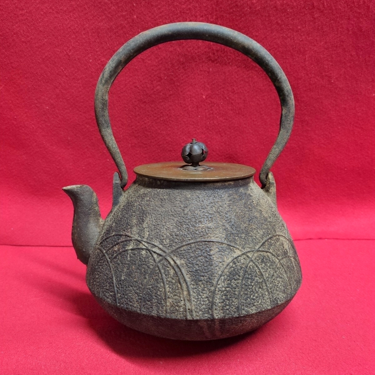 鉄瓶 龍文堂 秋草文 在銘 骨董 煎茶道具 鉄製 茶道具 初出し