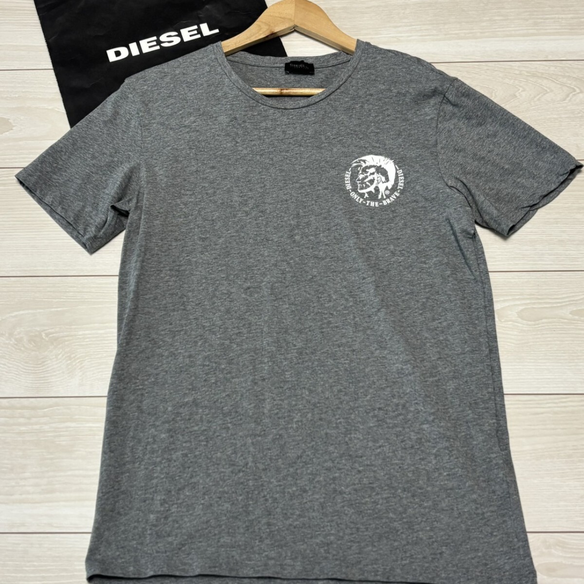 極美品/Mサイズ●DIESEL ディーゼル 半袖 Tシャツ ブレイブマンロゴ プリント メンズ トップス グレー 夏 サマー