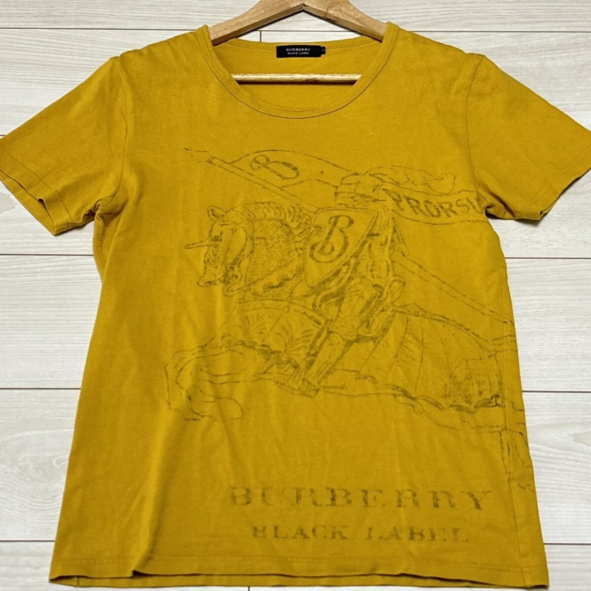 極美品/Mサイズ●BURBERRY BLACK LABEL バーバリーブラックレーベル 半袖Tシャツ ホースロゴ マスタードイエロー メンズ トップス 夏サマー