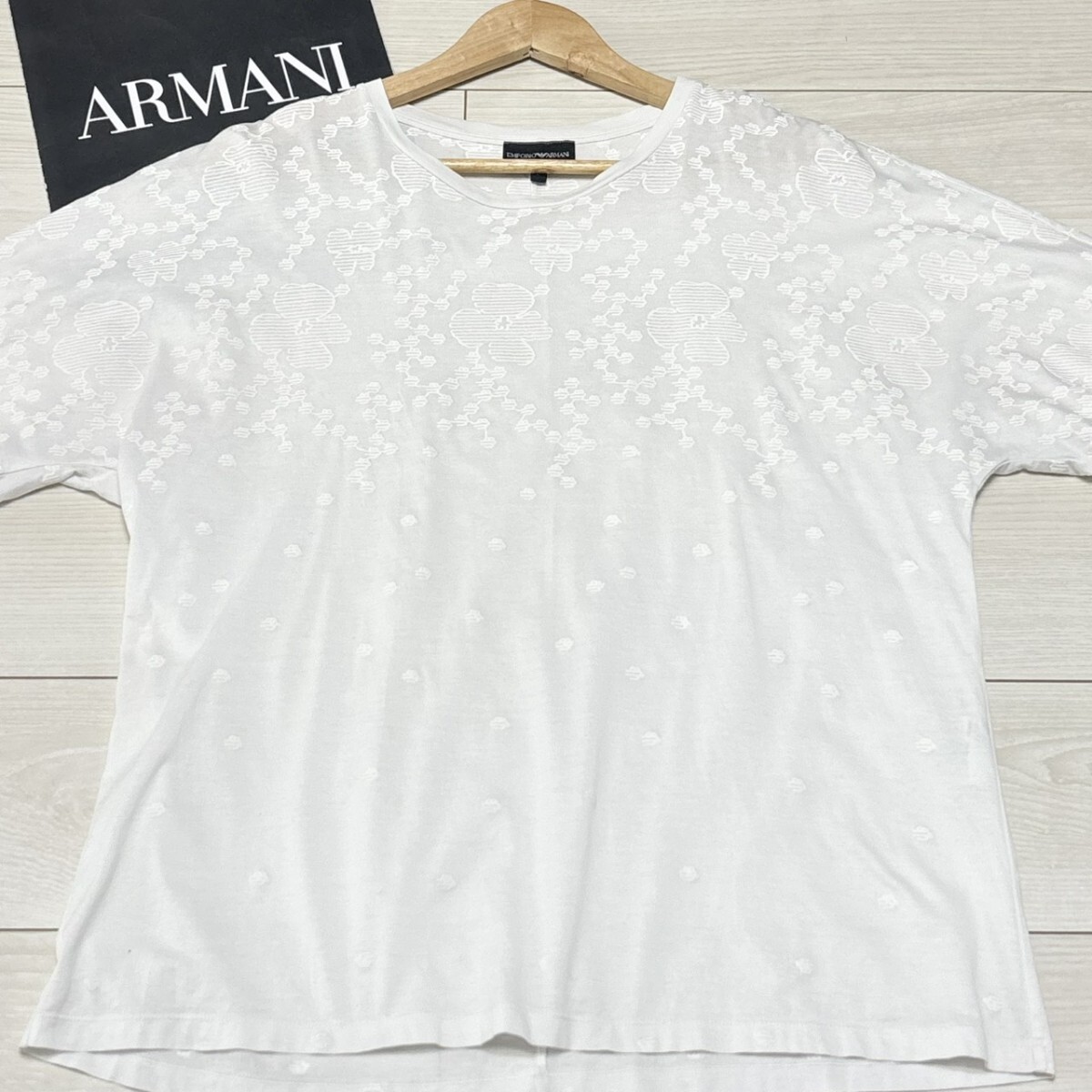 極美品/Lサイズ●EMPORIO ARMANI エンポリオアルマーニ 半袖Tシャツ 花柄 刺繍 ホワイト 白 メンズ トップス 夏 サマー