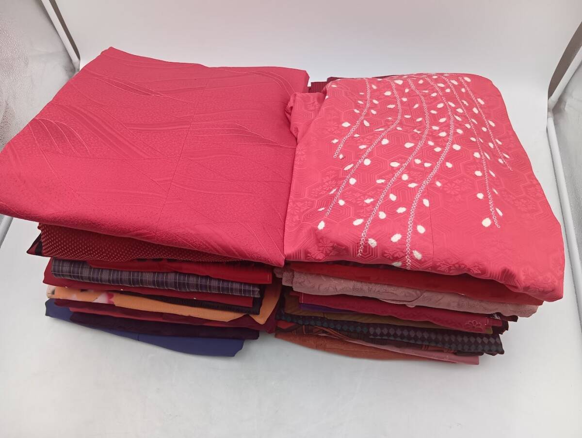 着物まとめ30枚 良好品 正絹 【道行】色無地 色柄いろいろ 刺繍 金彩 大島 等 リメイク素材　アンティーク 和装 手芸_S1318