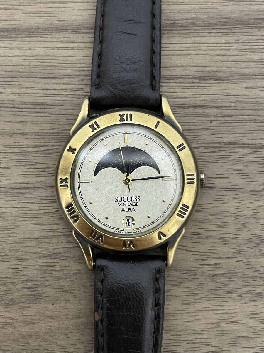 ALBA SUCCESS VINTAGE ムーンフェイズ クォーツ 腕時計 V338-6A40