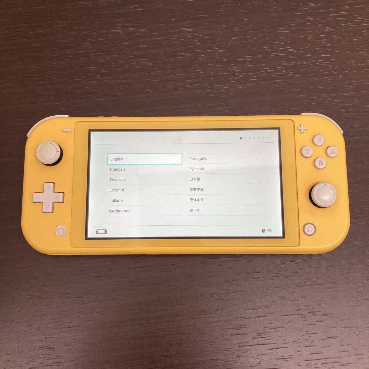 【2260】Switch　イエロー　Lite　ニンテンドースイッチライト　動作確認済　初期化済　Nintendo　HDH-001　本体のみ